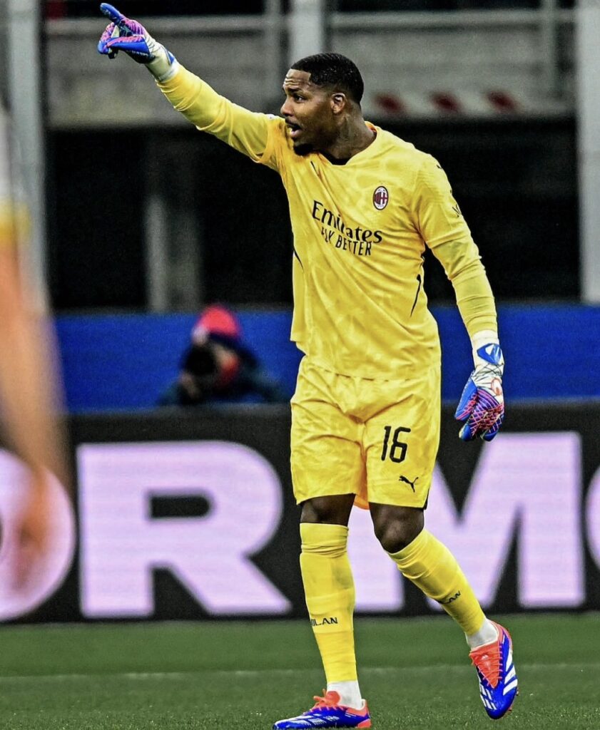 Mike Maignan to Chelsea